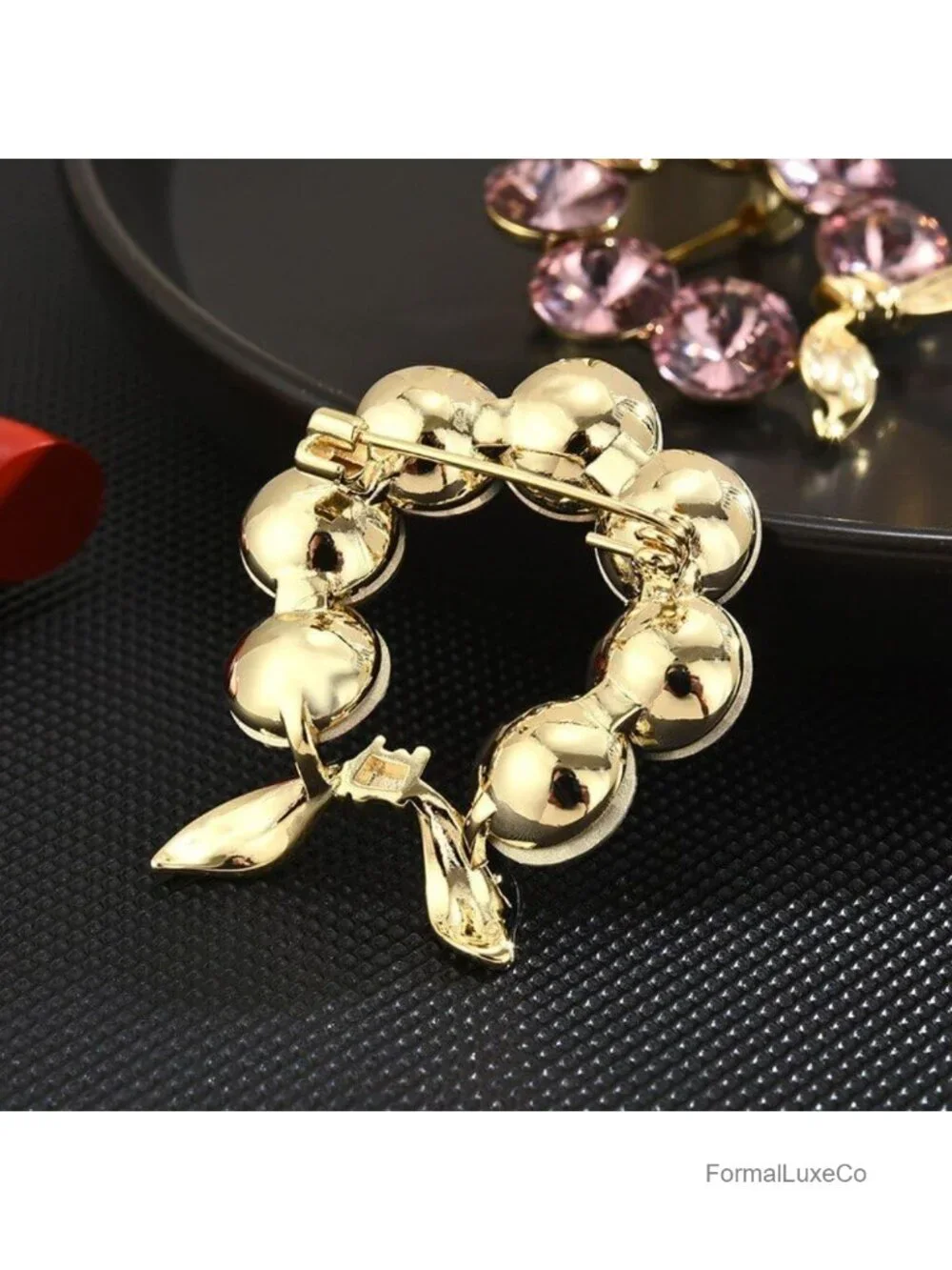 Round Rhinestone Brooch Pin for Women Circle Crystal Lapel Pin